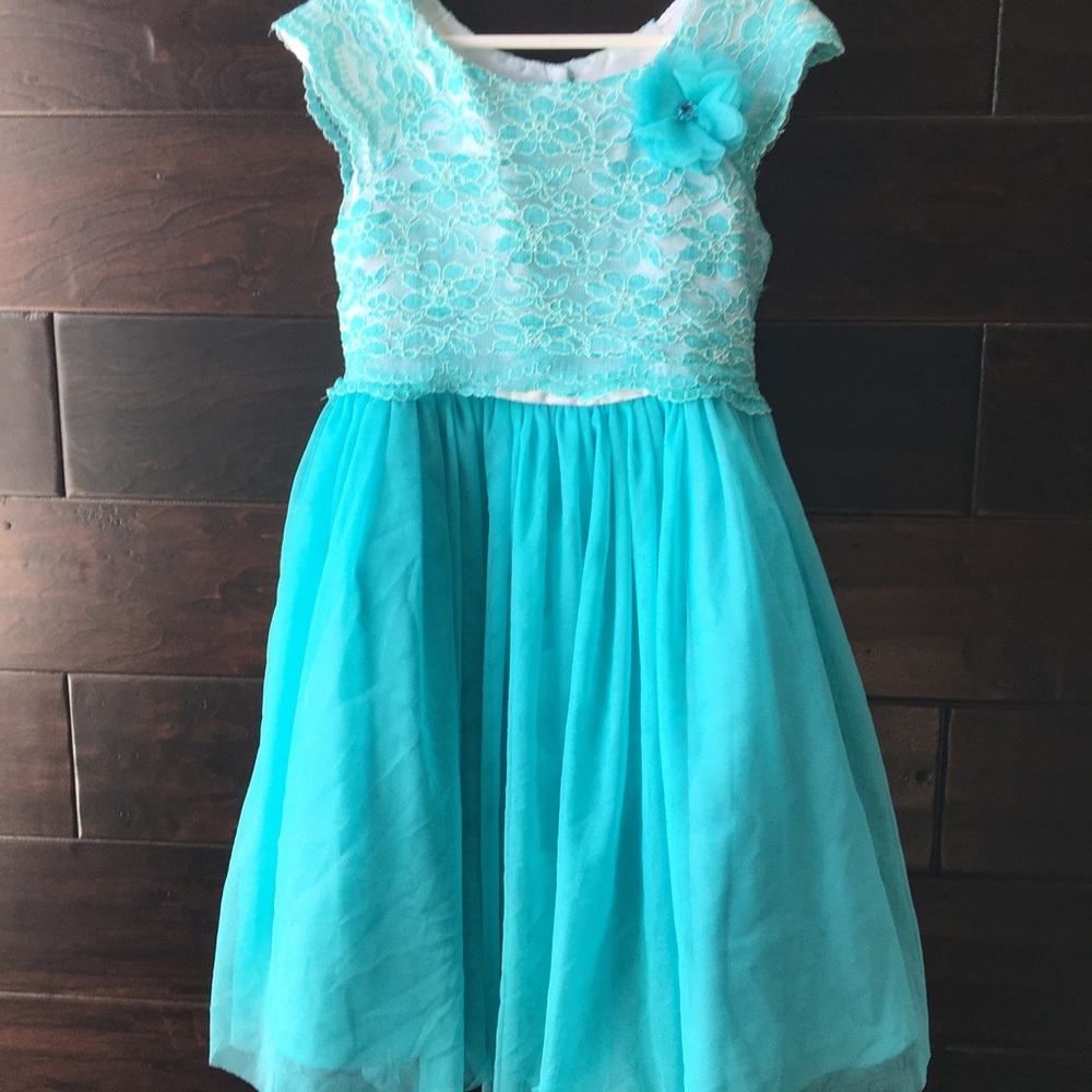 Girl dress. Excellent condition